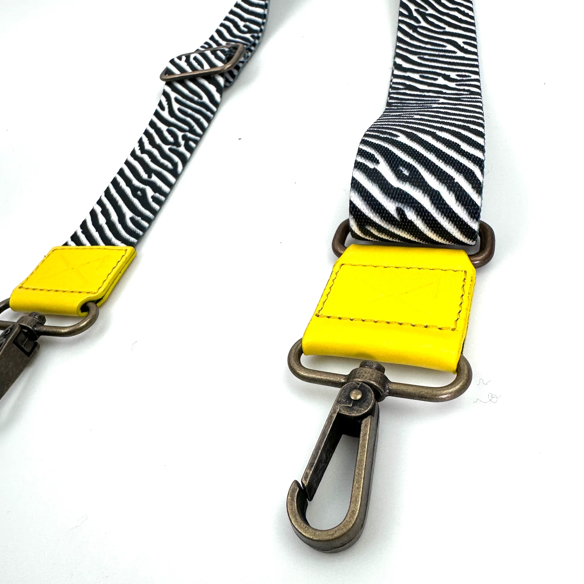 Bandolera regulable zebra, puntas amarillo - Image 2