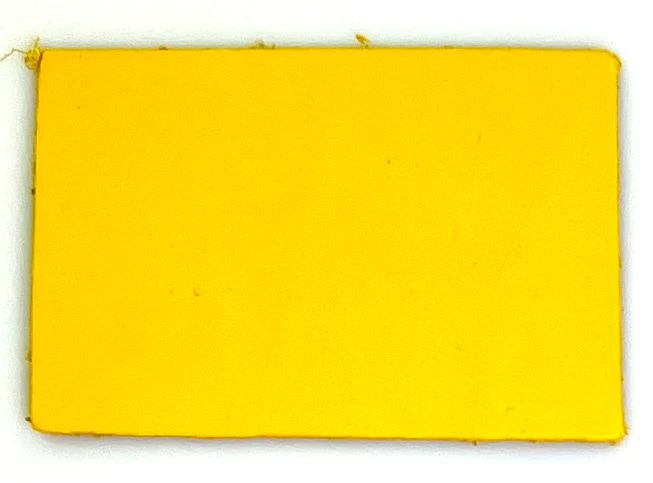 Etiqueta de piel con iniciales termograbadas en dorado - Image 8