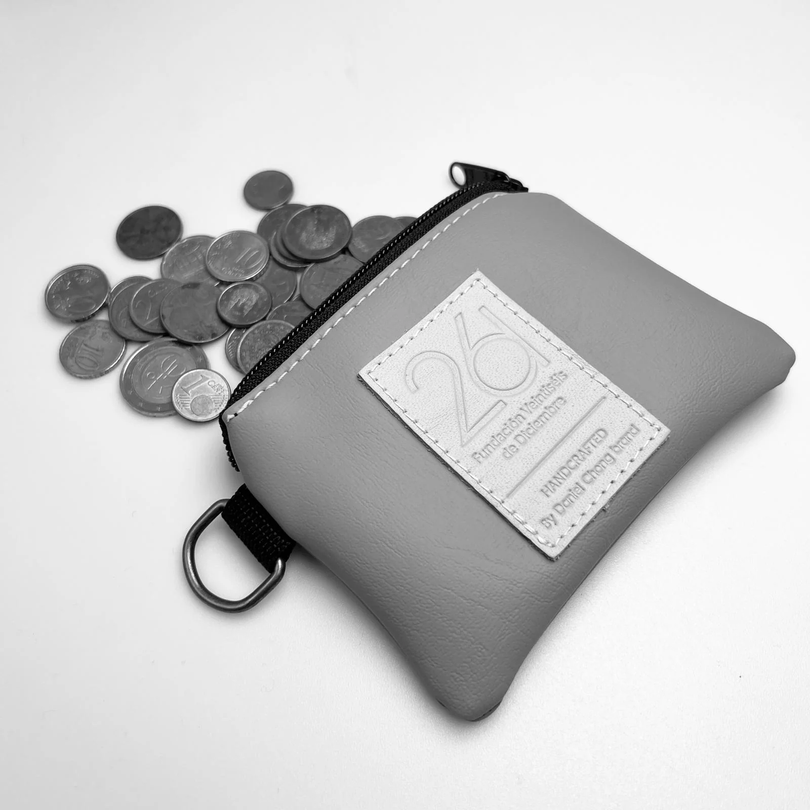 monedero impermeable fundación 26 de diciembre. - Image 3