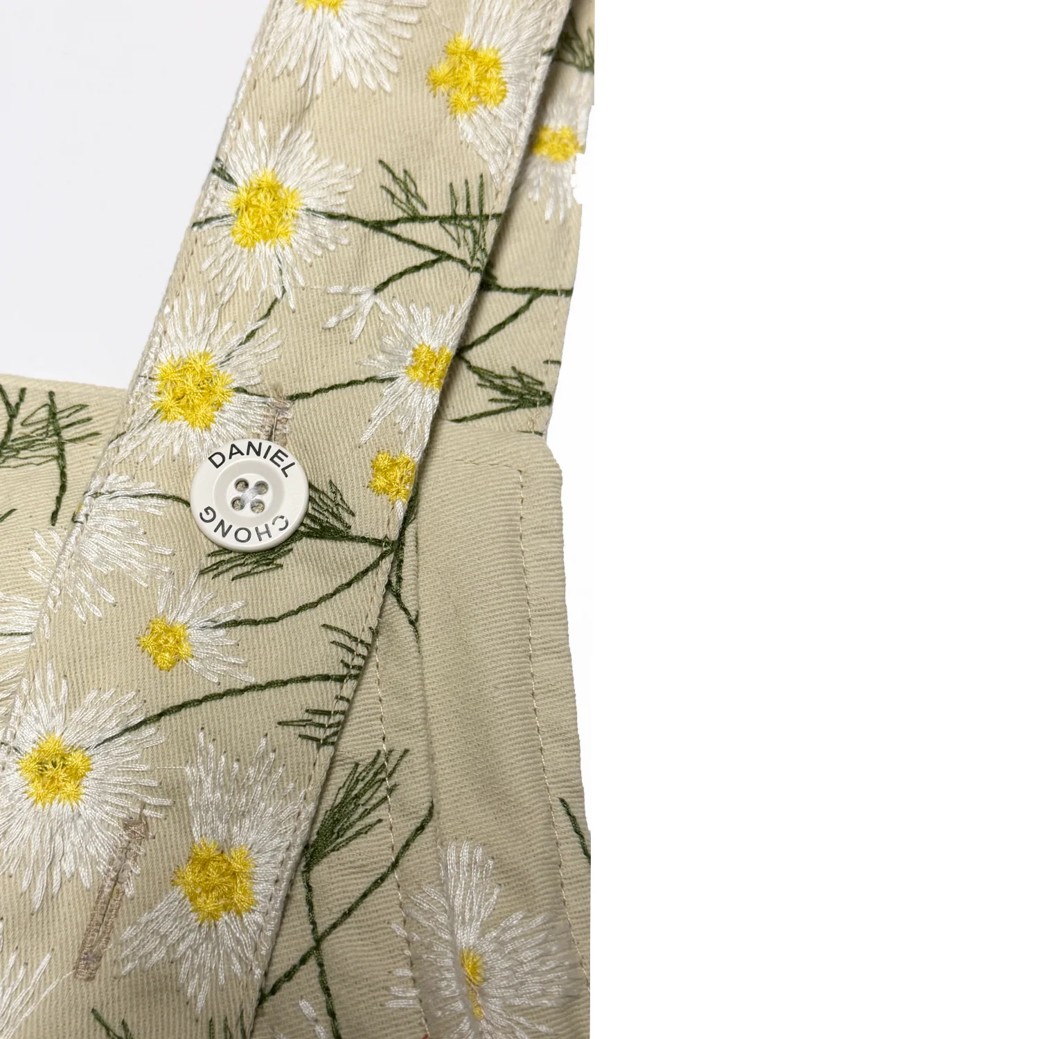 Vestido Peto, Flores bordadas con bolsillos. - Image 3